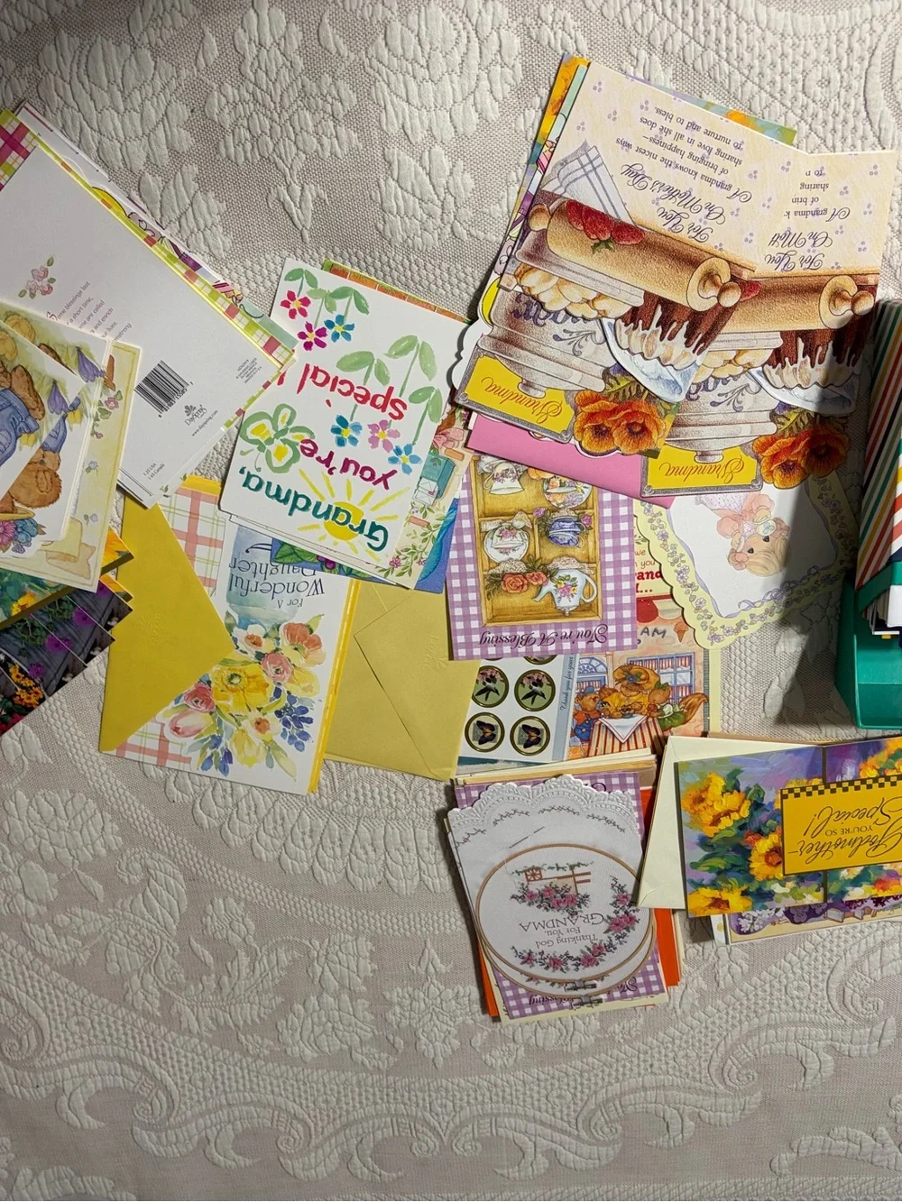 Huge mixed lot of greeting cards